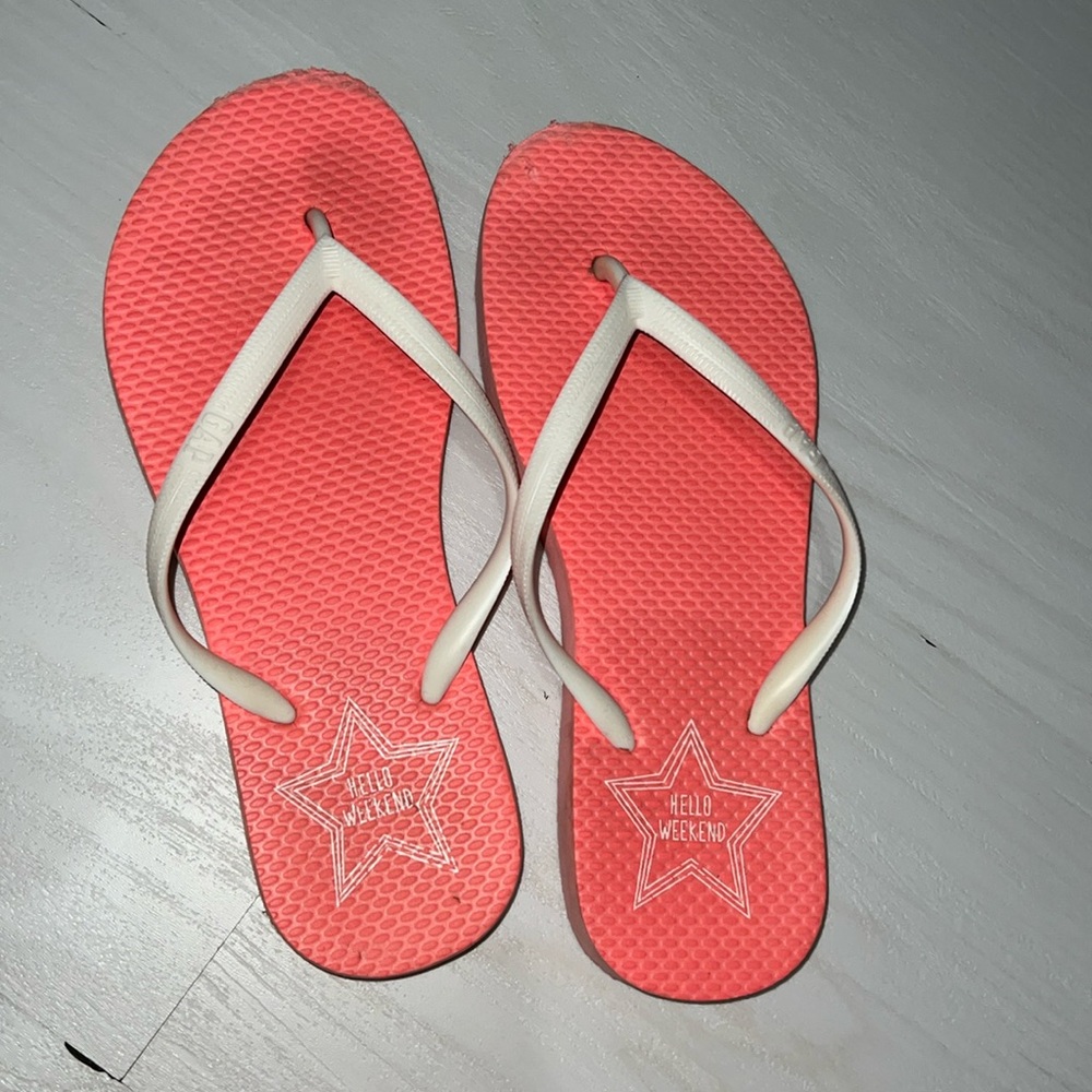 Gap pink Flip Flops “hello weekend”